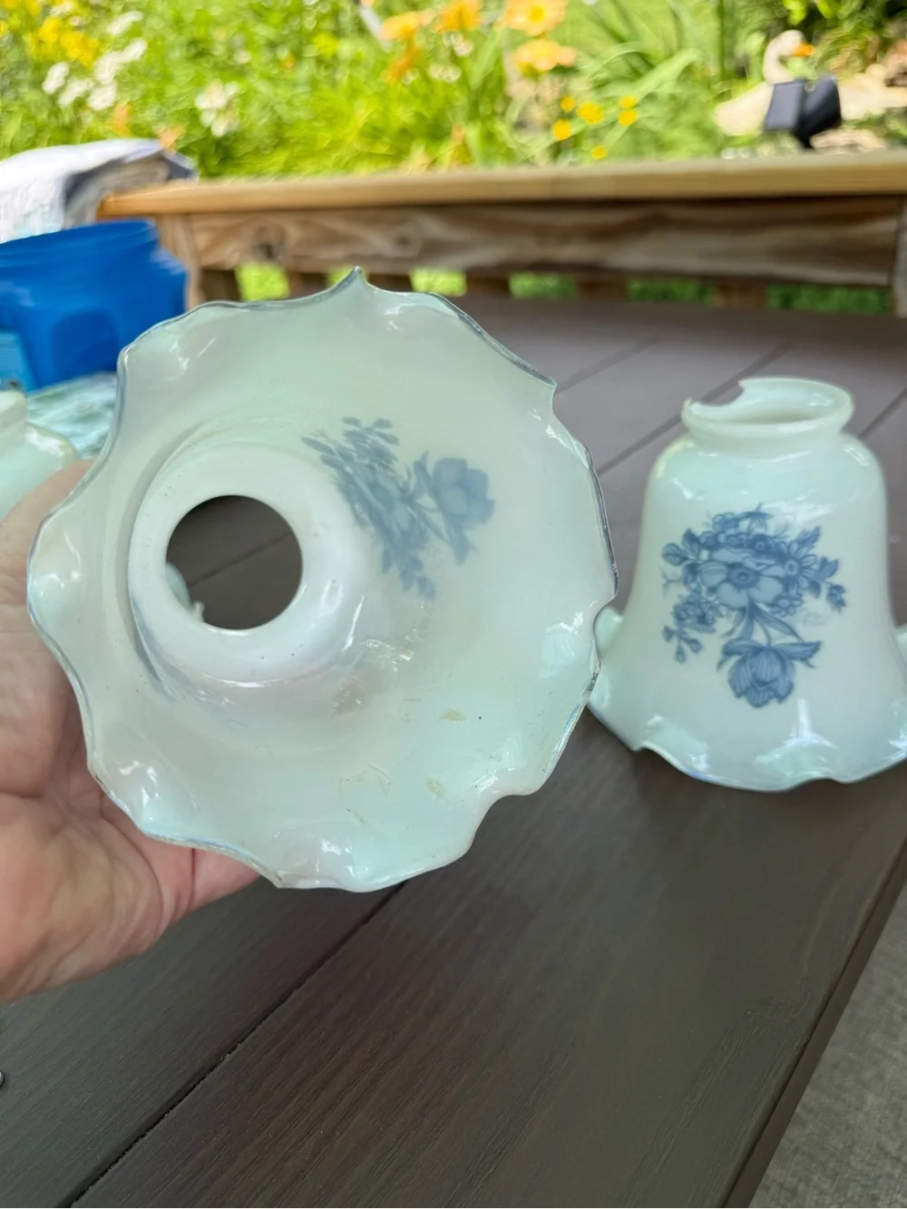 Blue & white Floral Glass Lamp Shades - Set of 4 vintage 1950 delft?